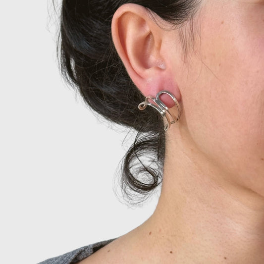 Gegolfde zilveren strip oorbellen