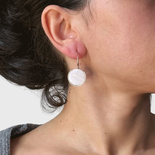 Parelmoer schijf oorbellen