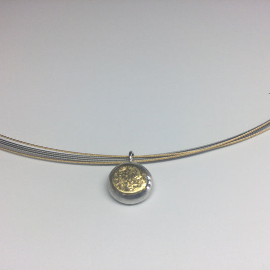 Een bedel met puur goud