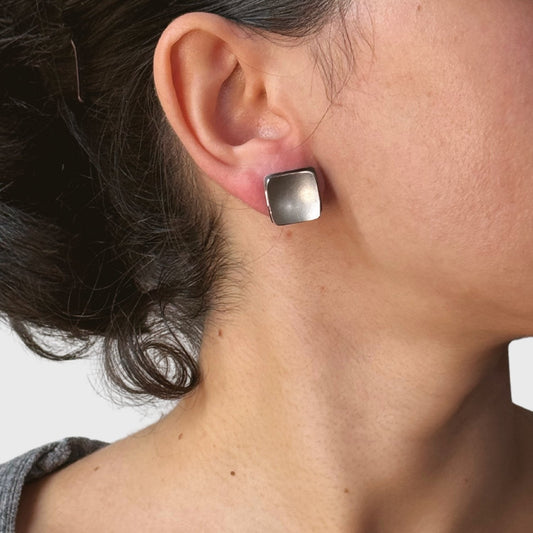 Zilveren vierkante diabolo knop oorbellen