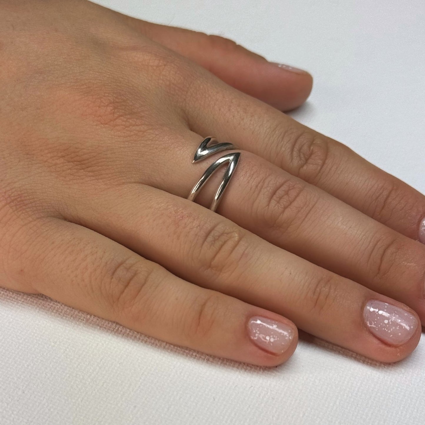 Open gewerkte punten ring