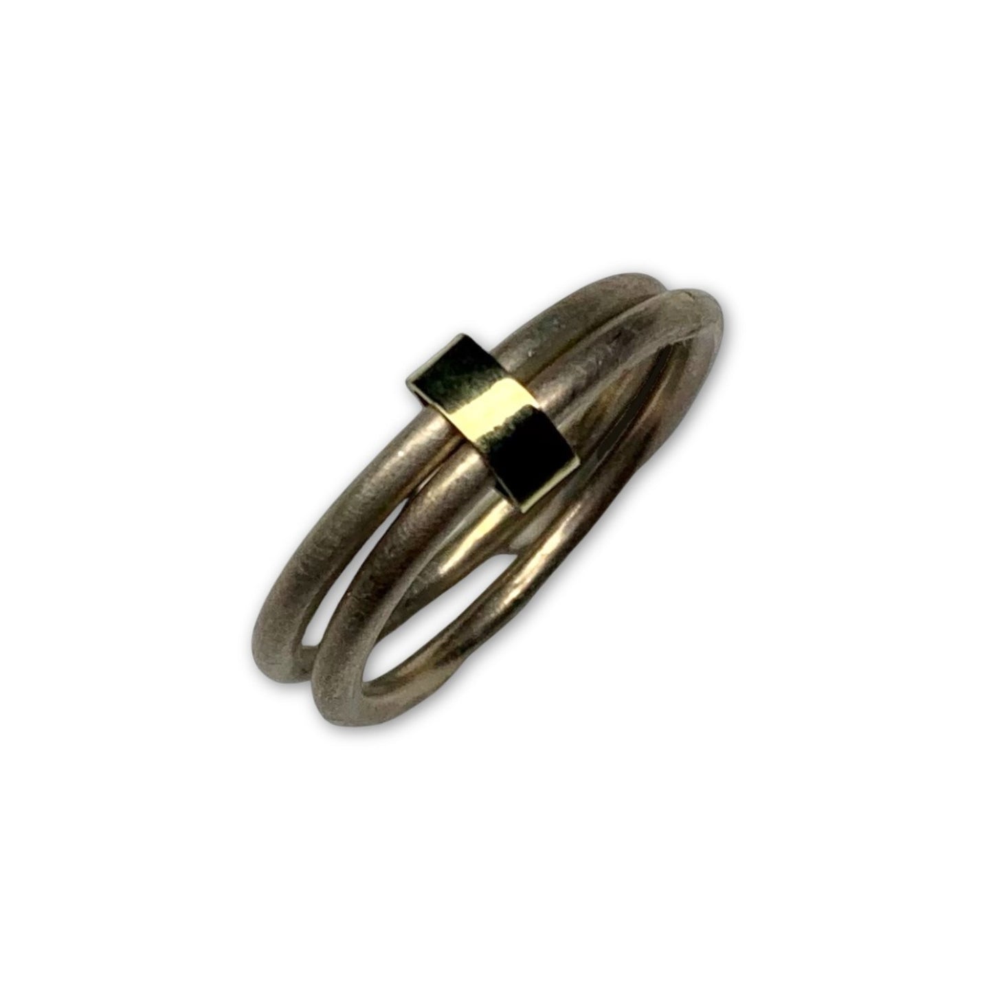 Ring met gouden buisje