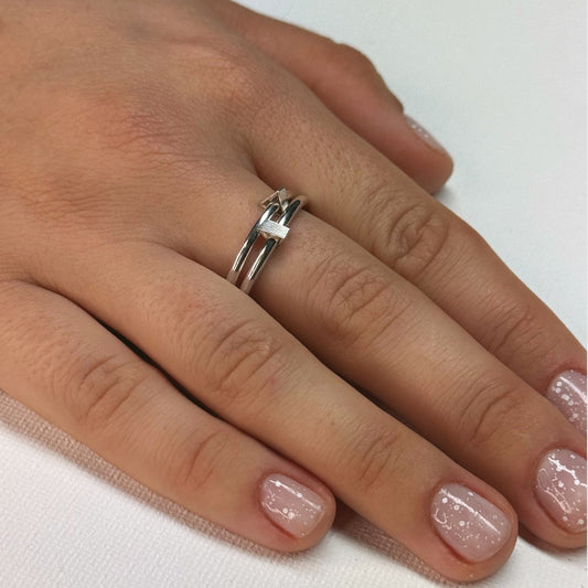 Dubbele zilveren ring met driehoekjes