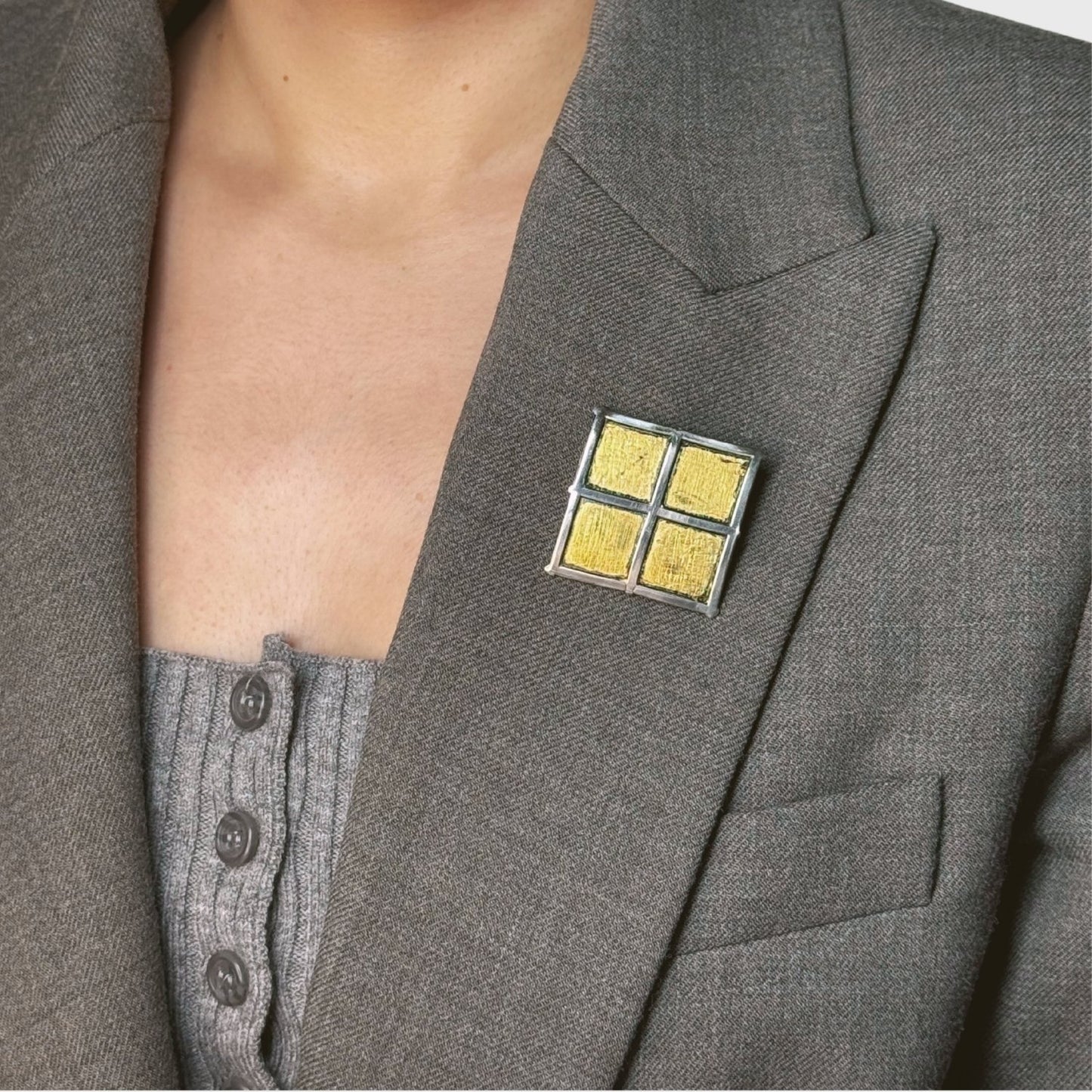 Zilveren bladgoud vakken broche