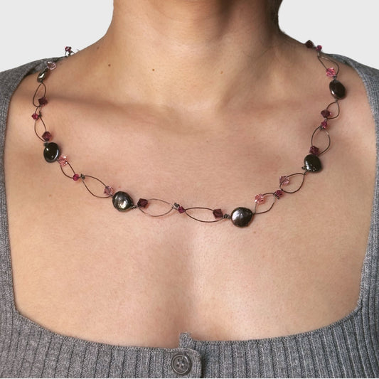 Opengewerkt parel kristal collier