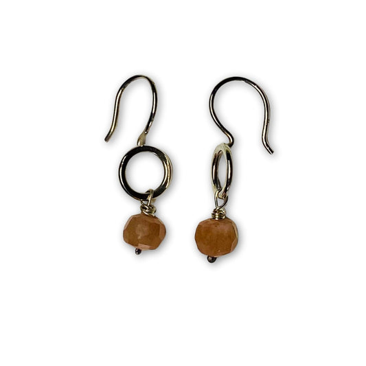 Zilveren bengel oorbellen met topaas