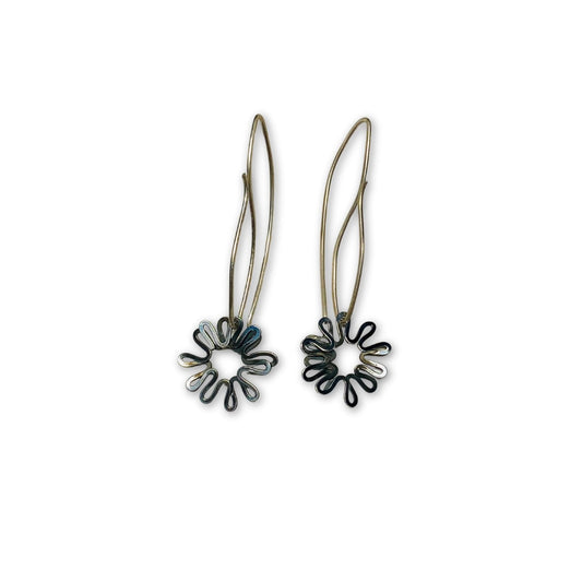 Lange zilveren bloembengels