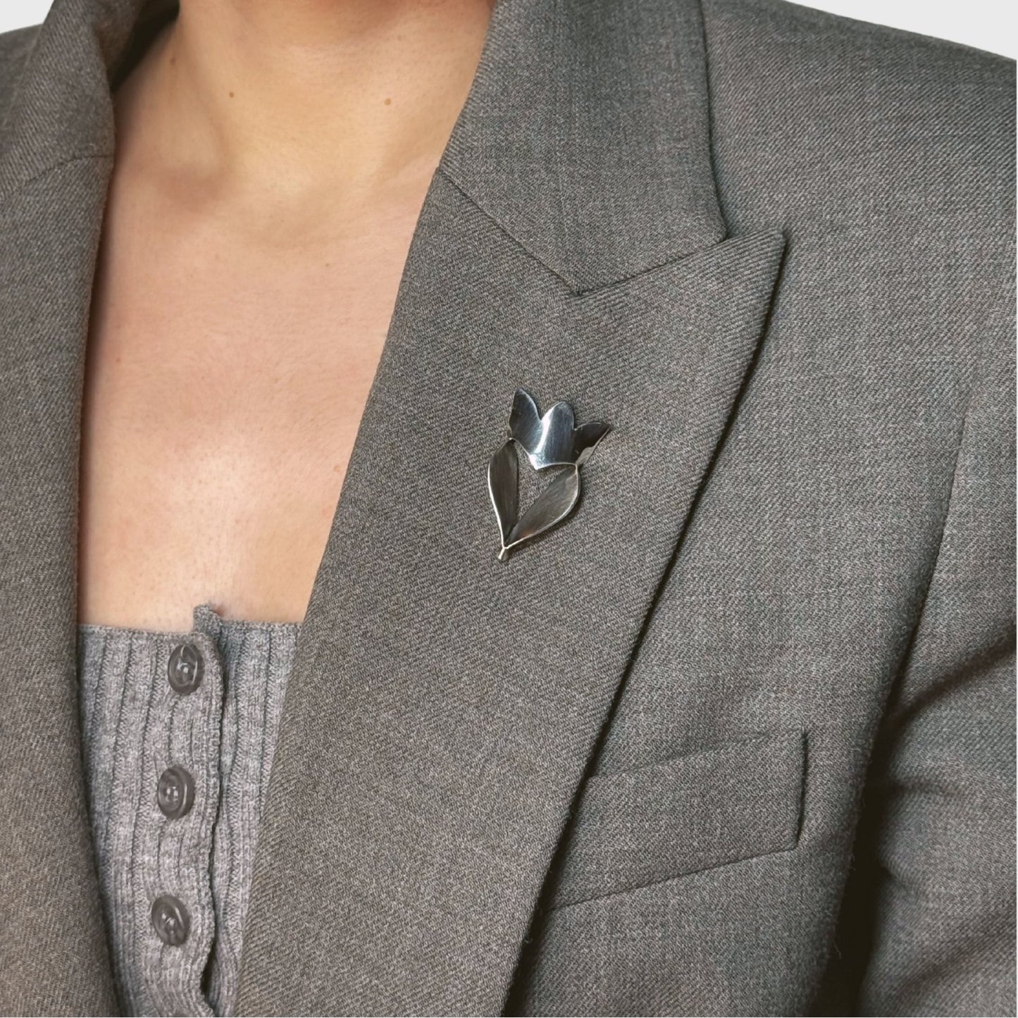 Broche zilveren tulp