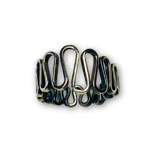 Twee verbonden smalle ringetjes