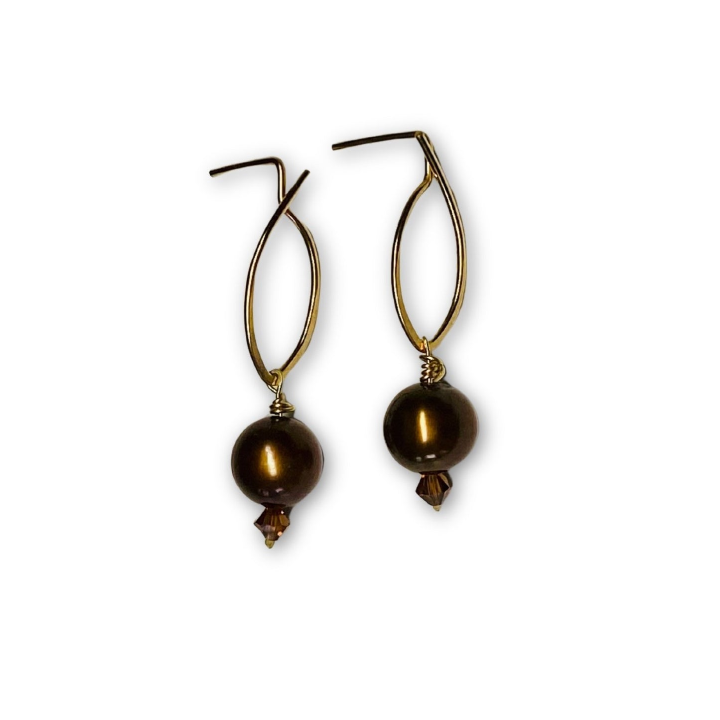 Gold-filled oorbellen met bruine parels